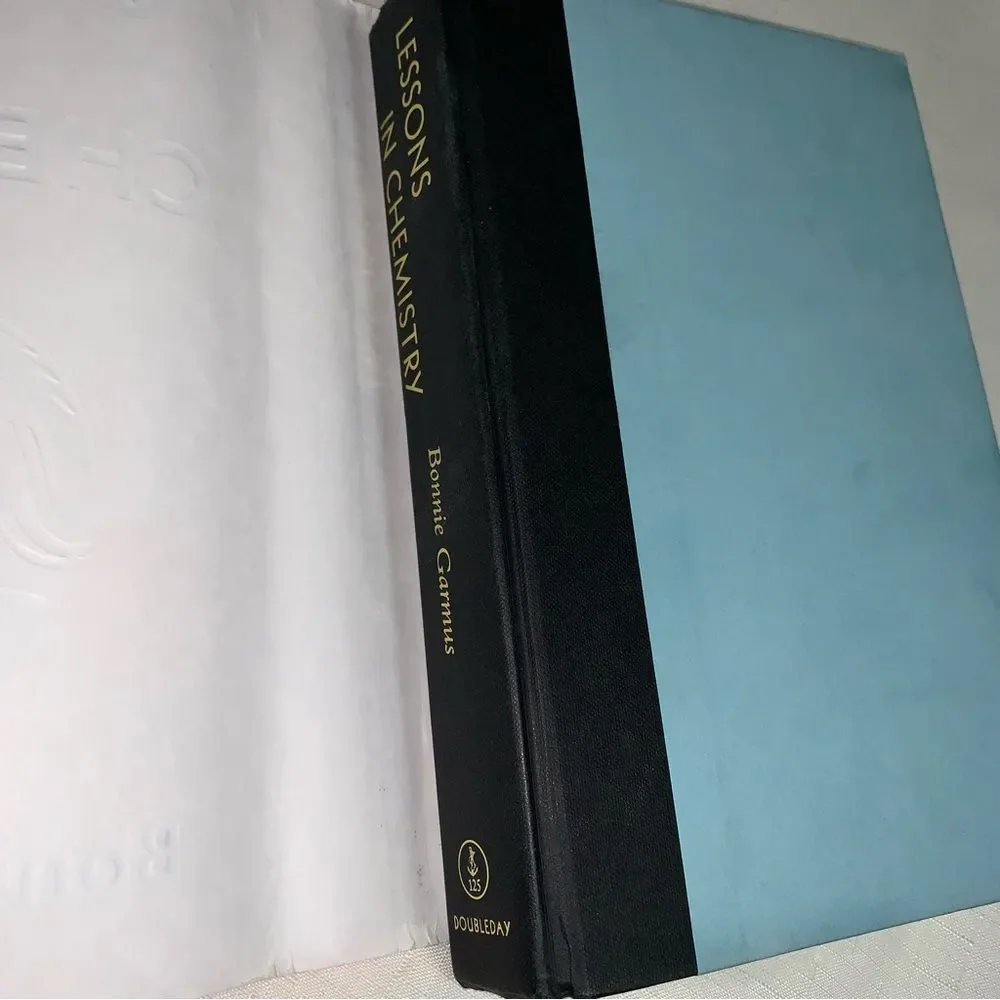 Lessons in Chemistry Book Bonnie Garmus Novel Best Seller Apple TV Show Reading